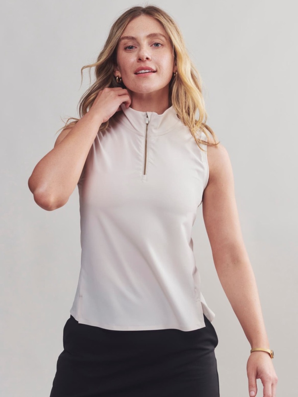 NEW Rhône Course to Court Half Zip Top in Sand